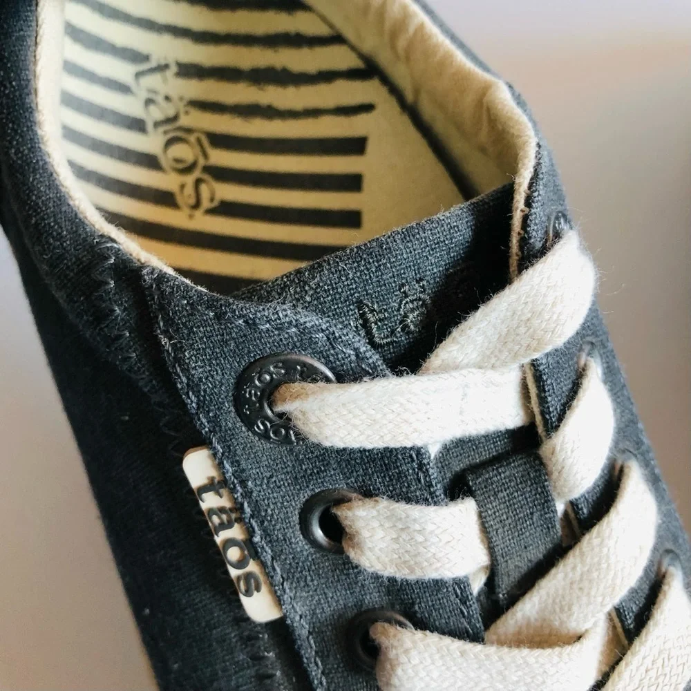 Taos Star Charcoal Gray Lace Up Sneakers
